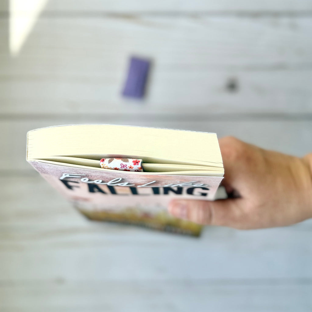 Set of 2 Magnetic Fabric Bookmarks