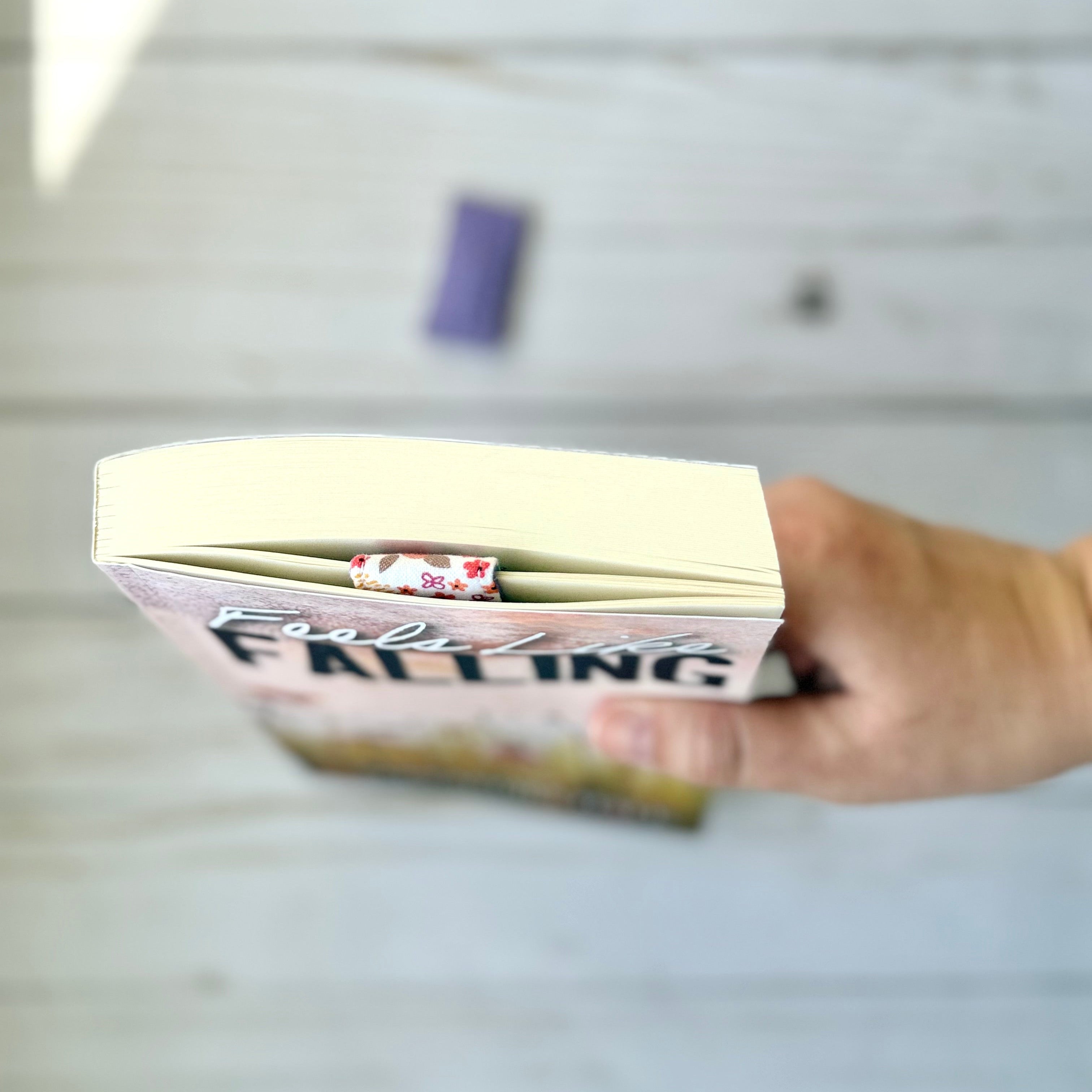 Set of 2 Magnetic Fabric Bookmarks
