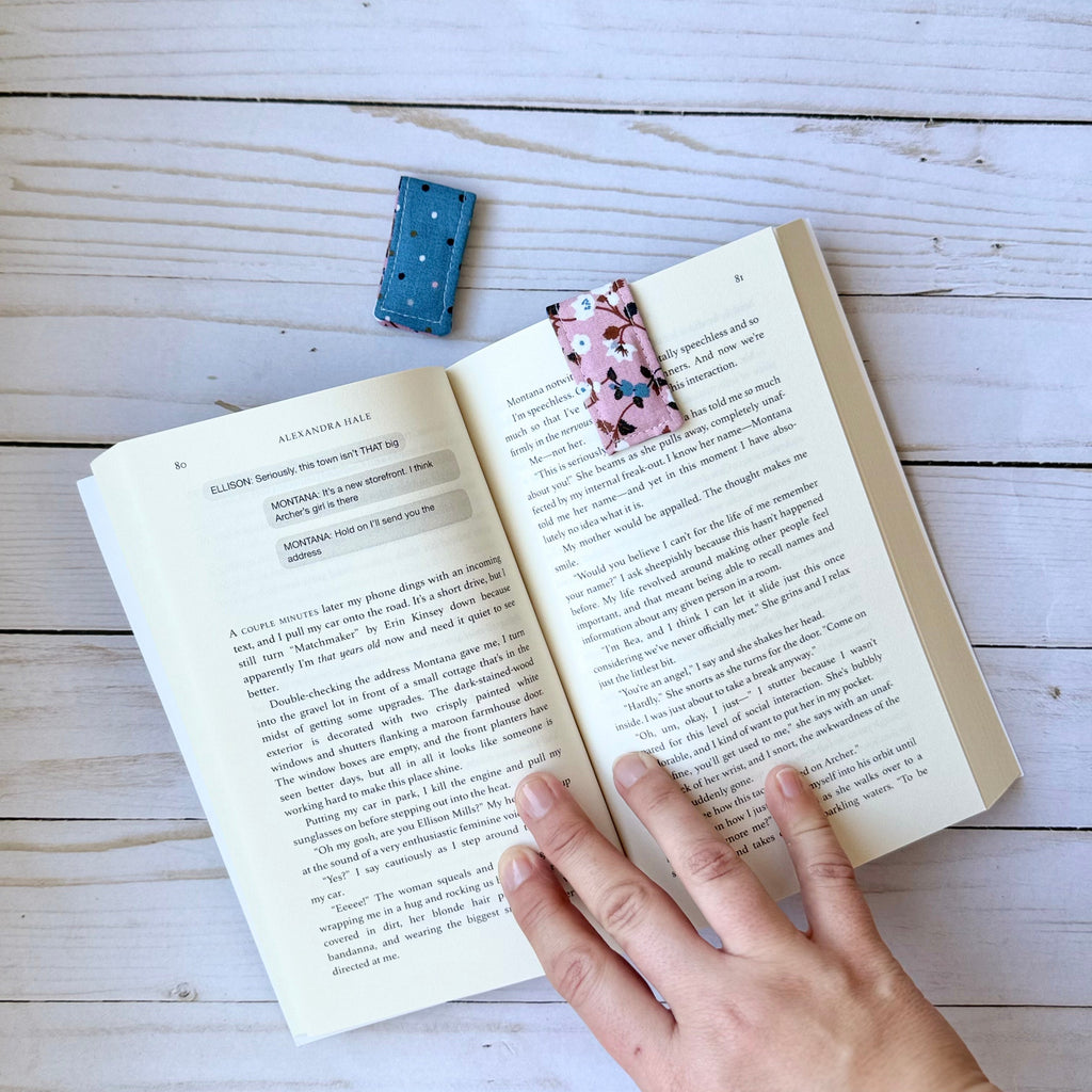 Set of 2 Magnetic Fabric Bookmarks