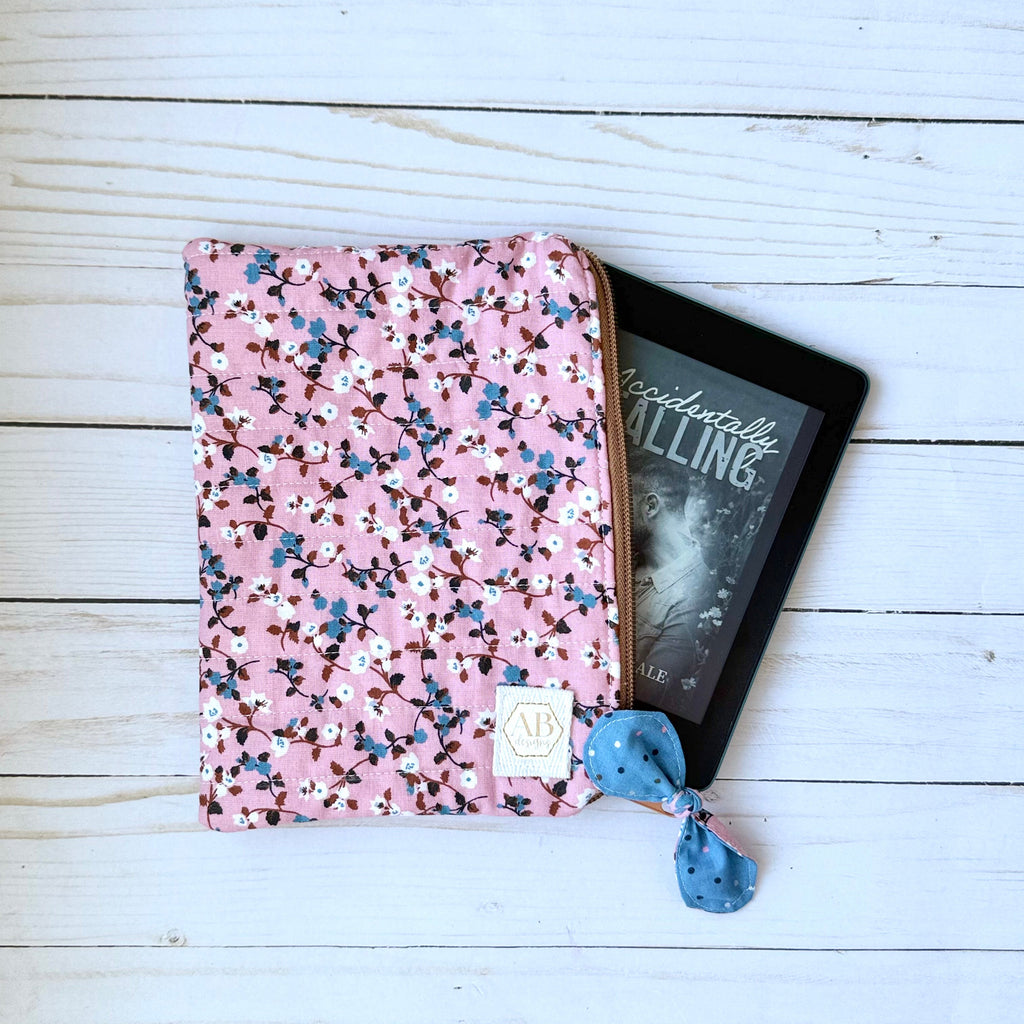Quilted Fabric E-Reader Sleeve with Zipper and Bow Pull