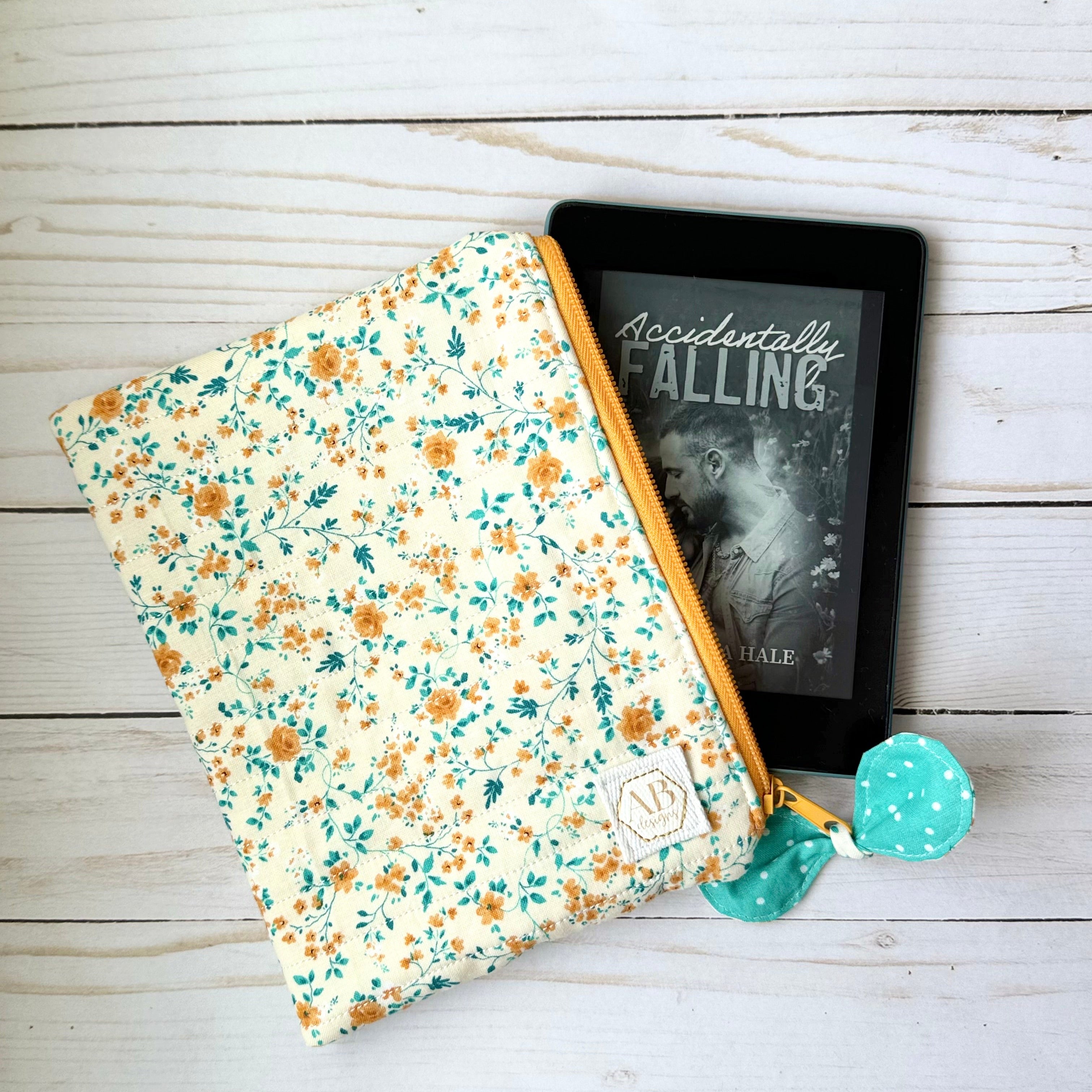 Quilted Fabric E-Reader Sleeve with Zipper and Bow Pull