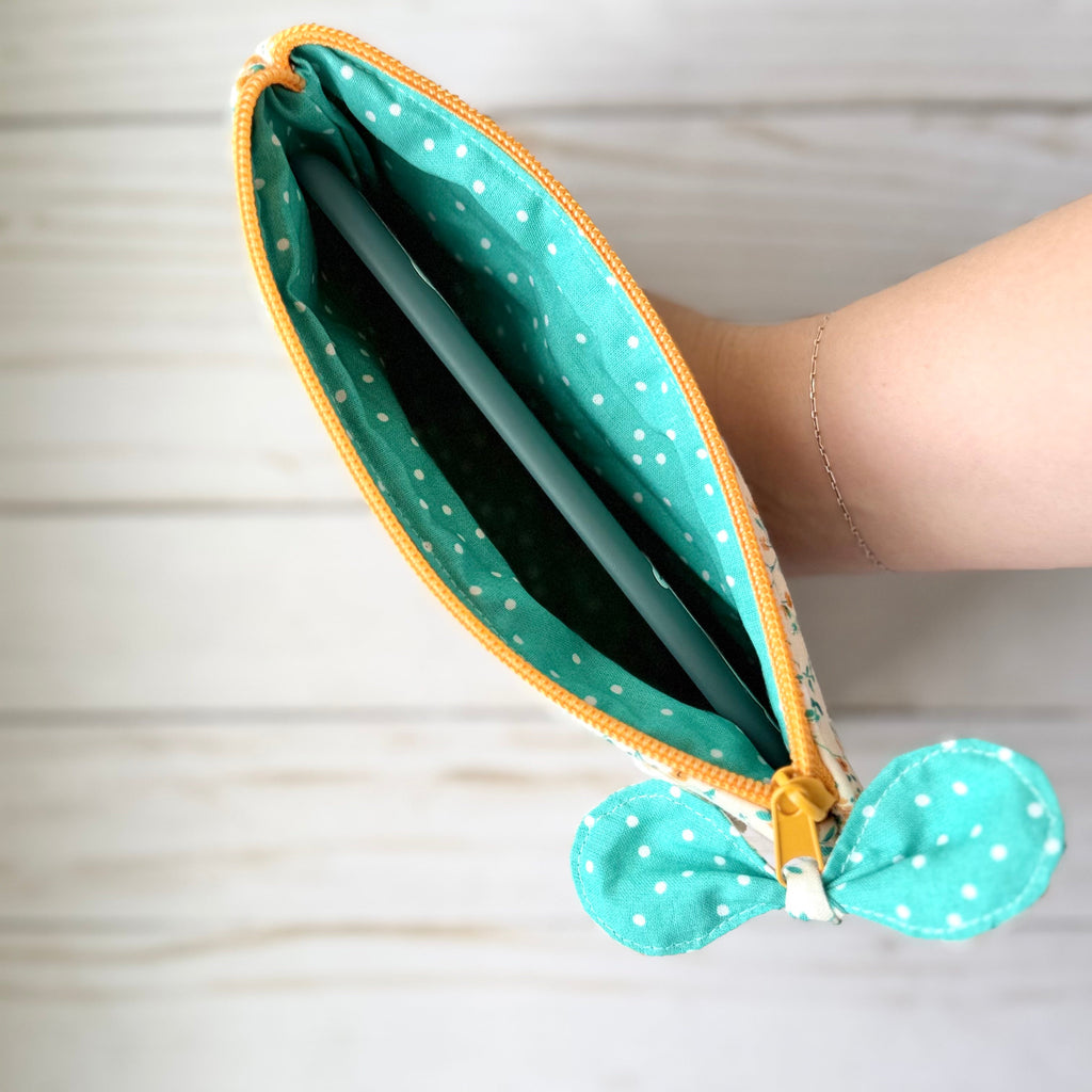 Quilted Fabric E-Reader Sleeve with Zipper and Bow Pull