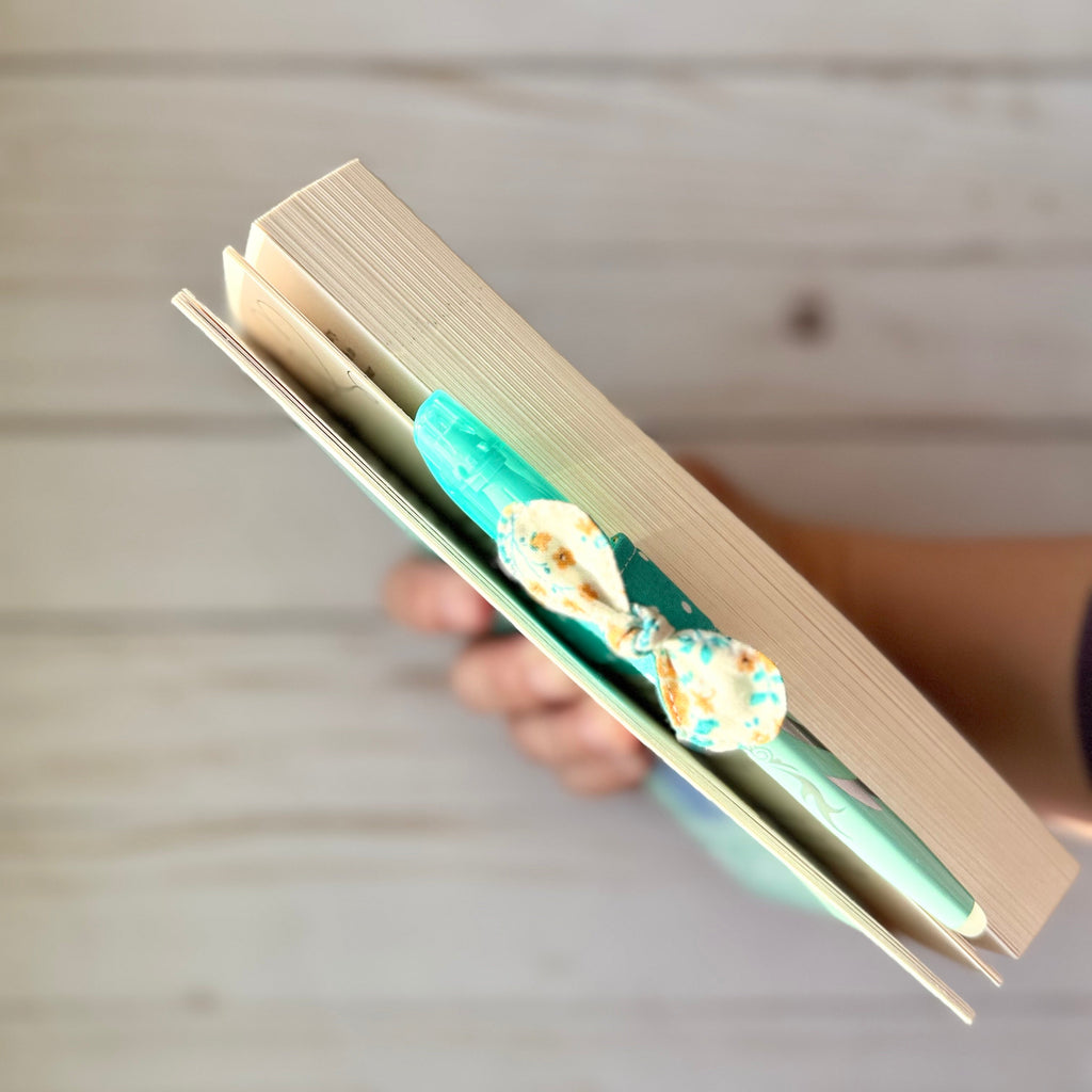 Magnetic Fabric Bookmark with Penholder