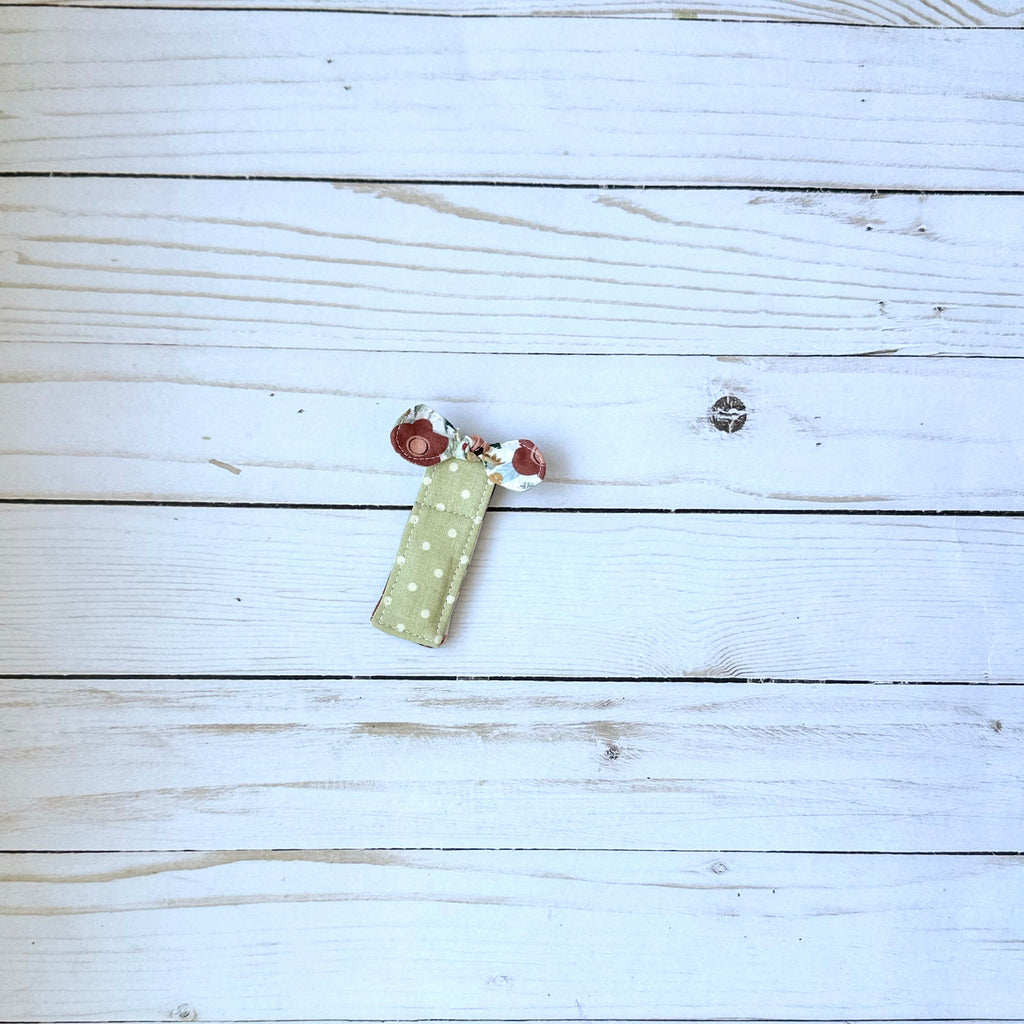 Magnetic Fabric Bookmark with Penholder