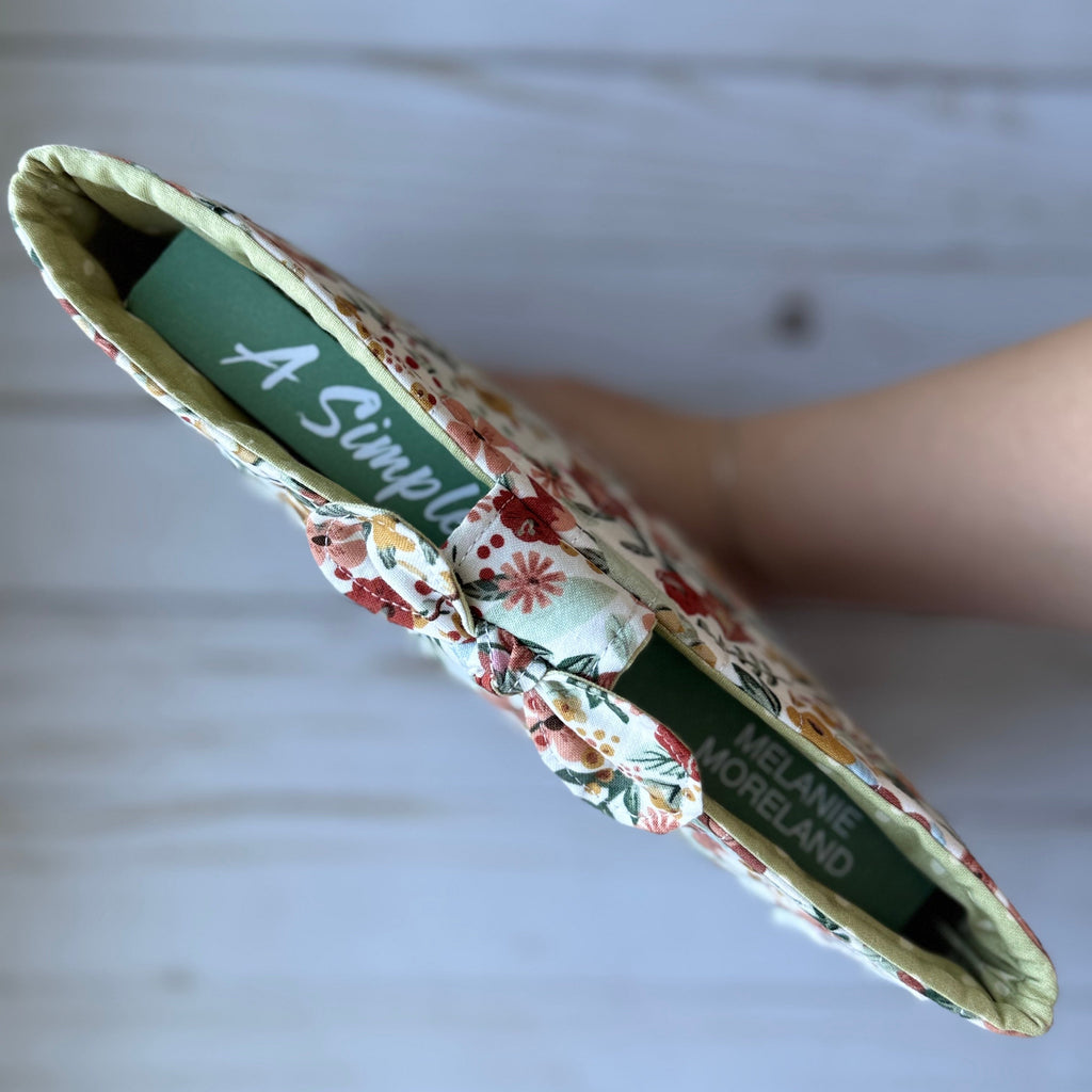 Quilted Fabric Book Sleeve with Magnetic Clasp and Bow