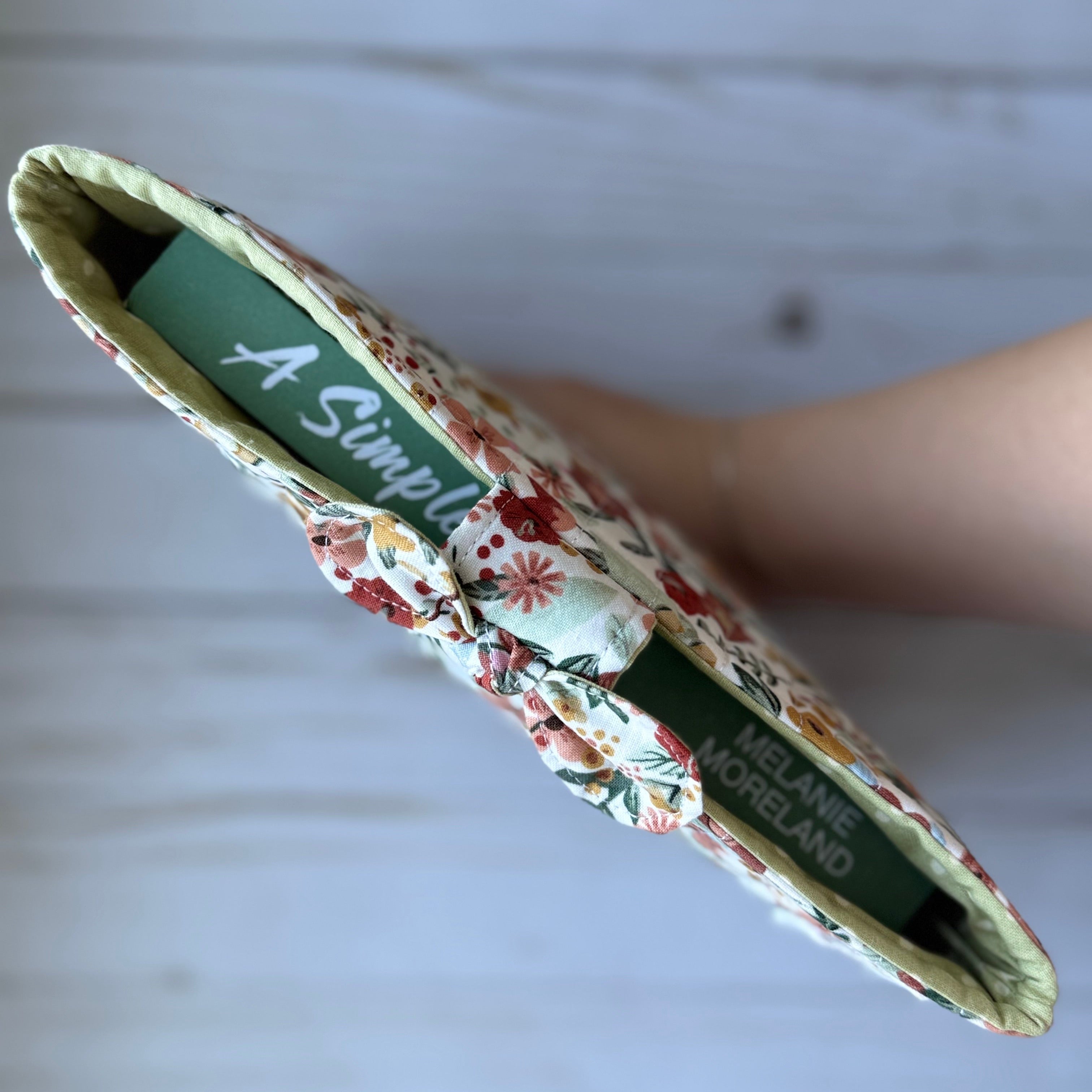 Quilted Fabric Book Sleeve with Magnetic Clasp and Bow